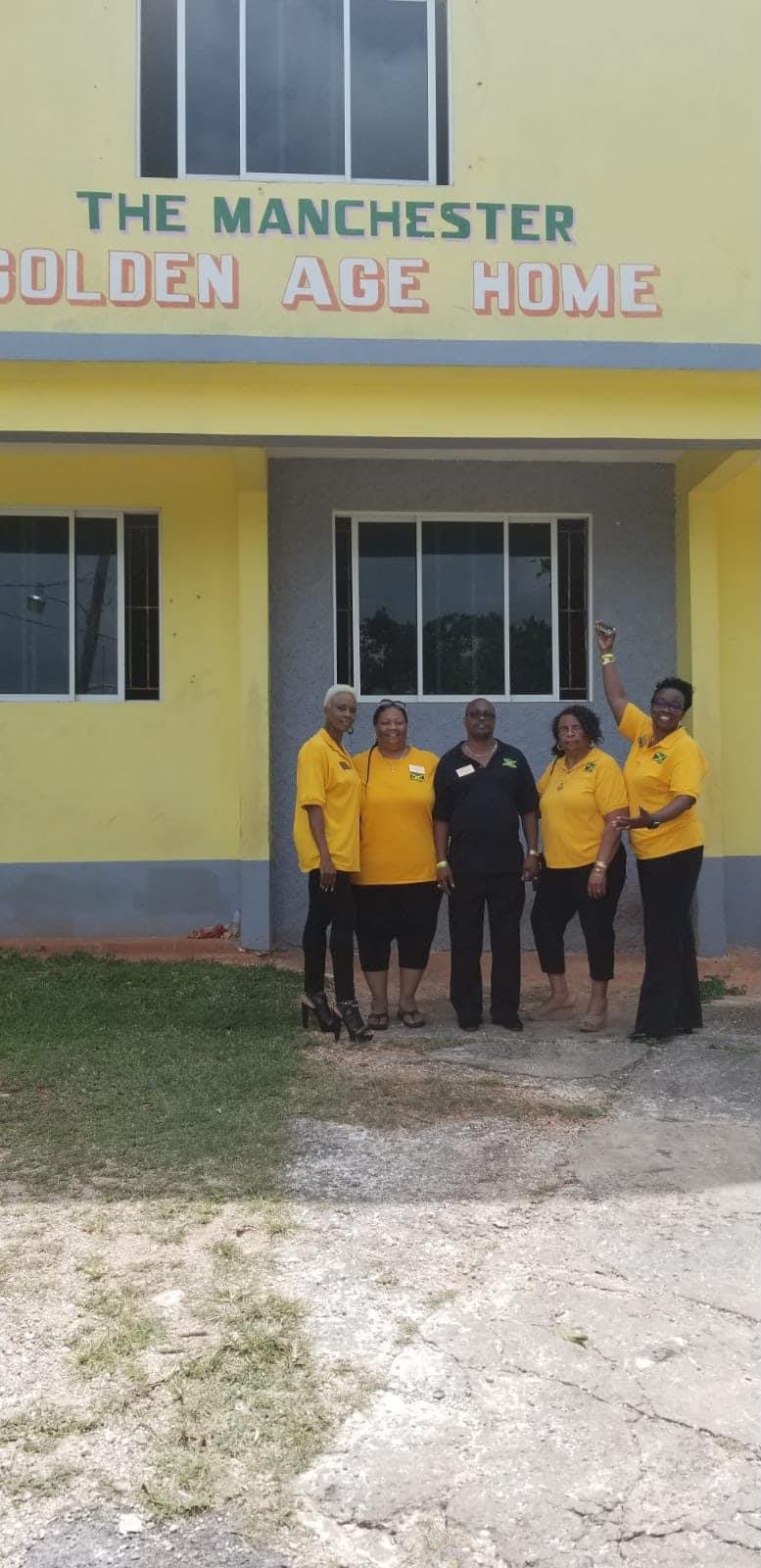 Group by the Manchester Golden Age Home